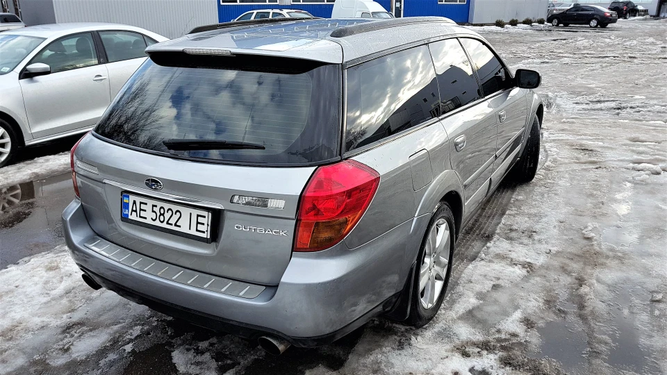 Subaru Outback 3-х літрова, всюдипруща 2