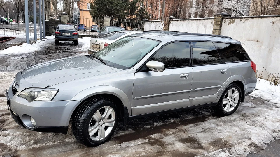 Subaru Outback 3-х літрова, всюдипруща 5