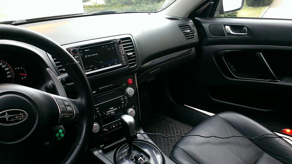 Subaru Outback 3.0 5