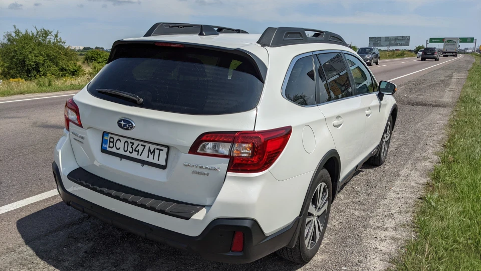 Subaru Outback 3.6 USA in Lemberg 2
