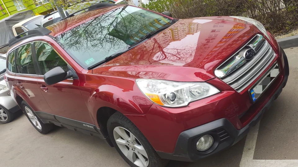 Subaru Outback American Red Girl 1