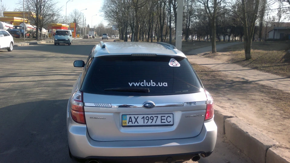 Subaru Outback сріблястий металік 2