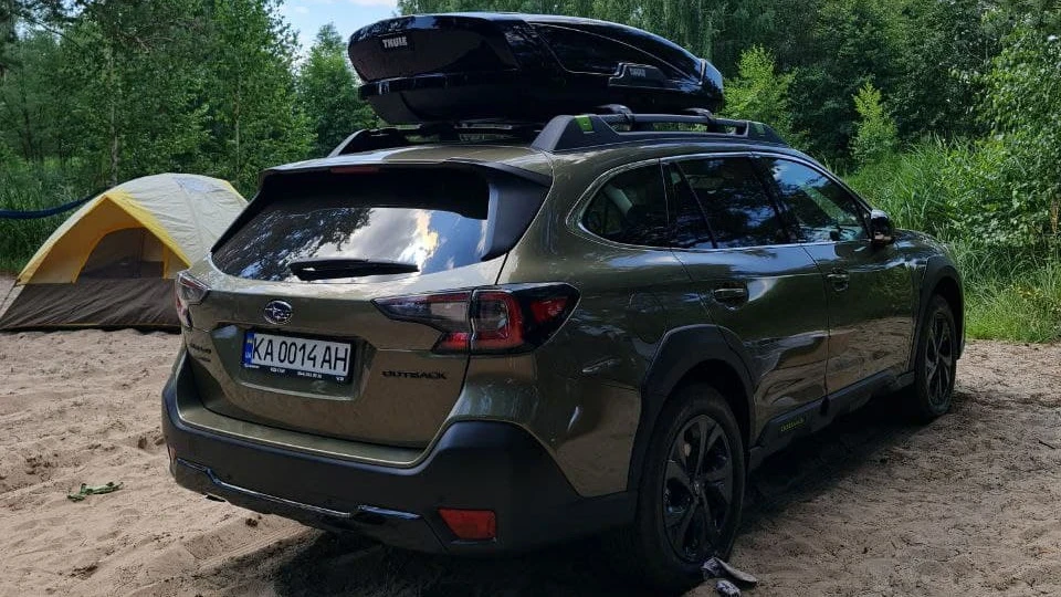 Subaru Outback Field Autumn Green 3