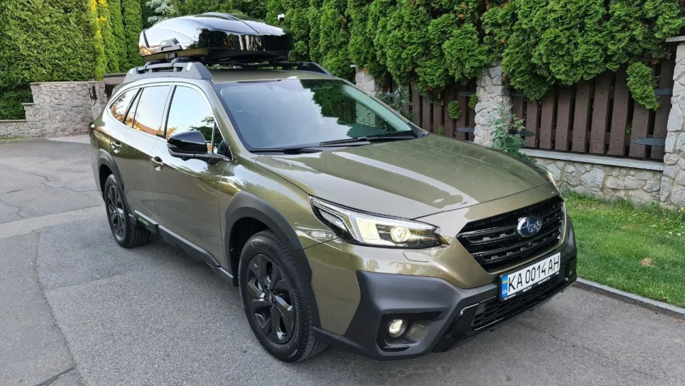 Subaru Outback Field Autumn Green 4