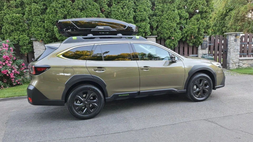 Subaru Outback Field Autumn Green 5