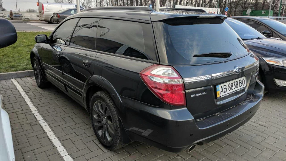 Subaru Outback графітова трішка 2