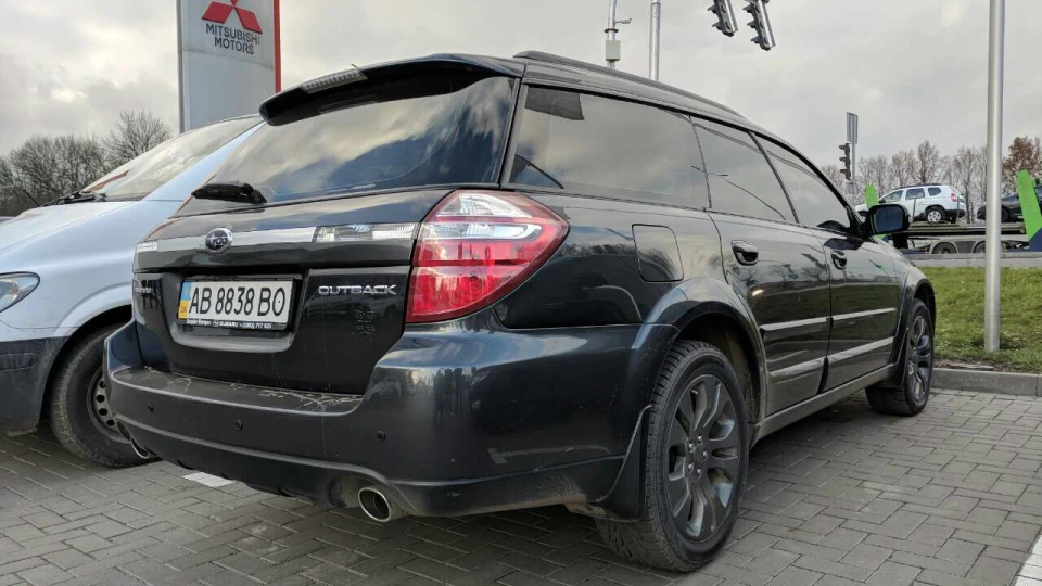 Subaru Outback графітова трішка 3