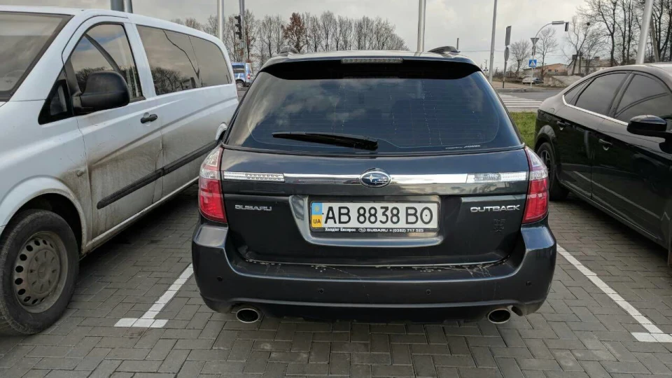 Subaru Outback графітова трішка 4