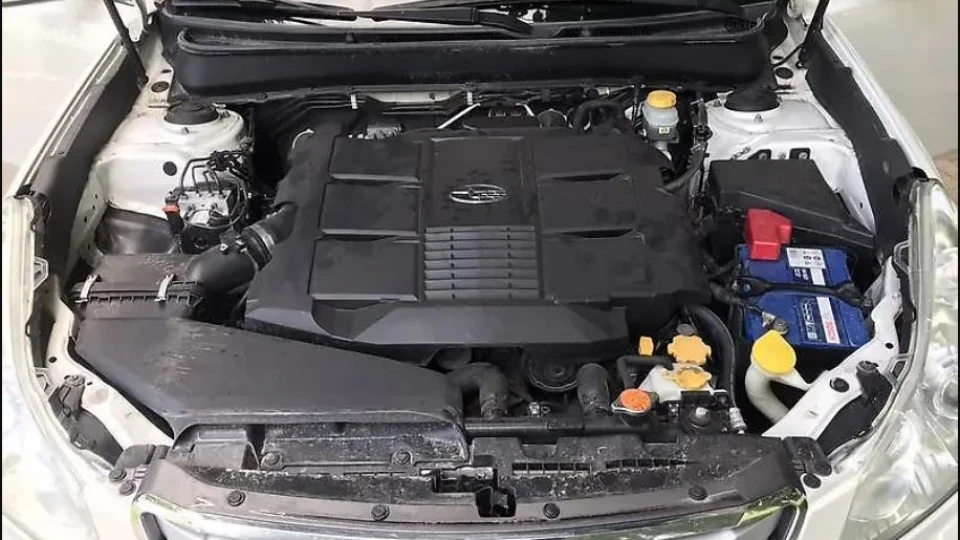 Subaru Outback крокодильчик 3.6L