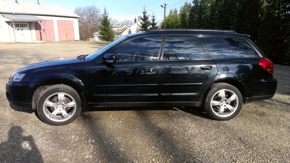 Ралійний танк Subaru Outback!)))