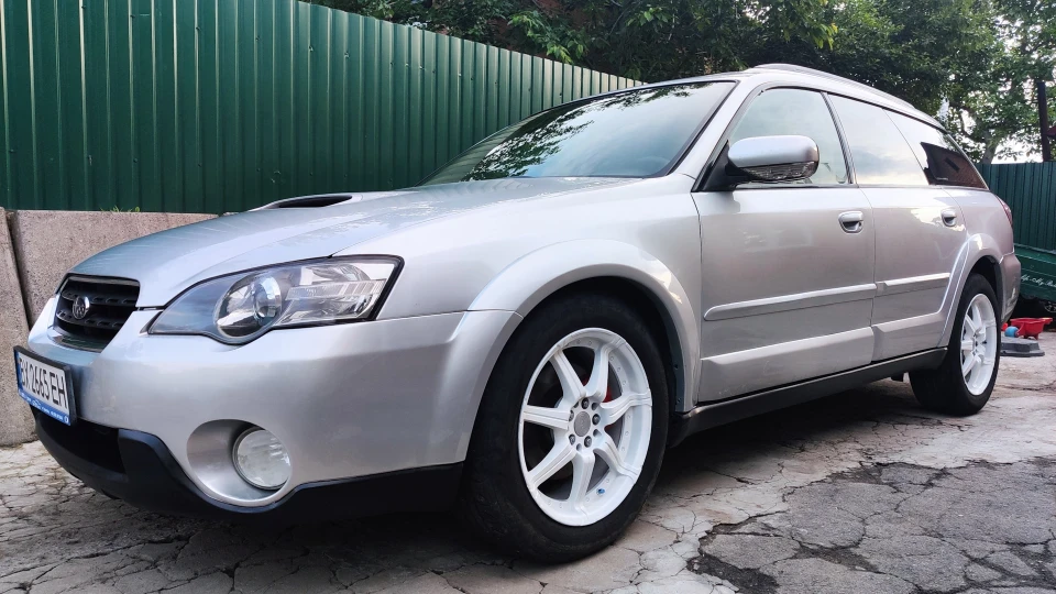 Subaru Outback Срібний СУБАРИК