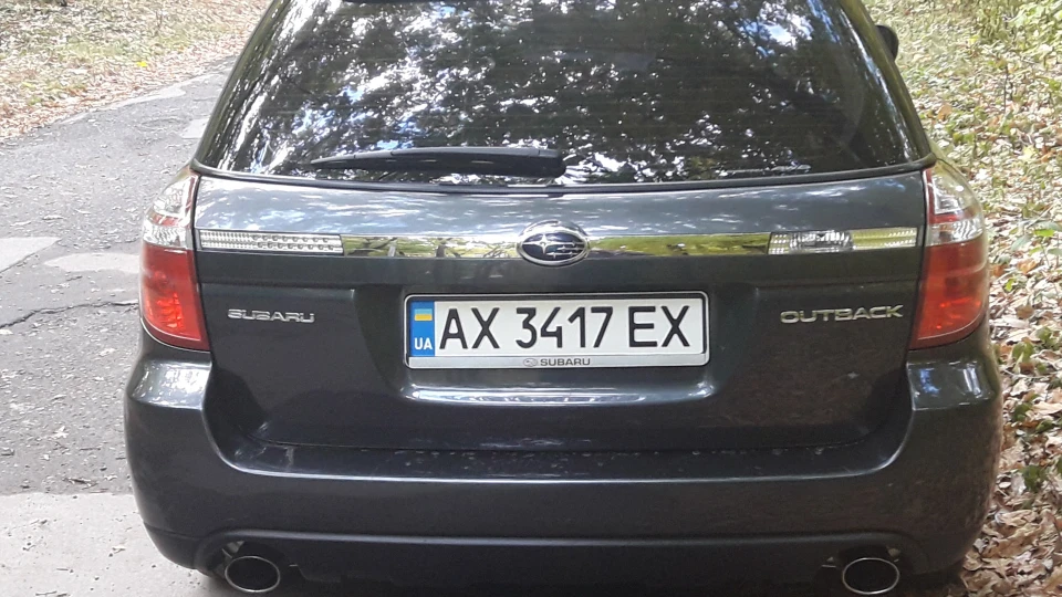 Subaru Outback Темно сірий металік 2
