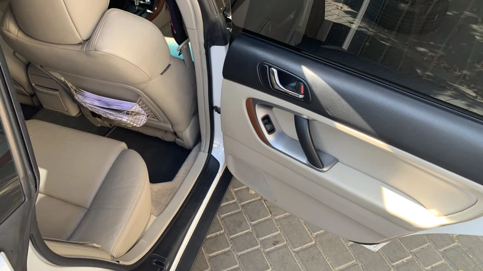 Subaru Outback White bomb 2.5XT 5
