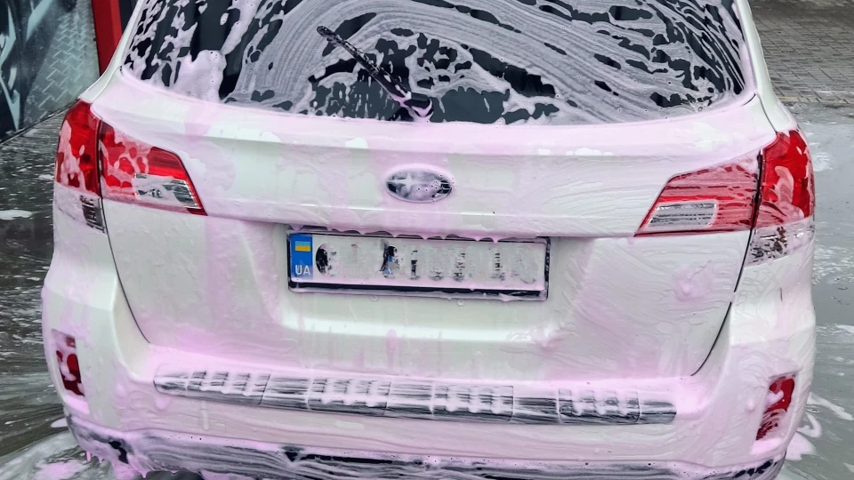 Subaru Outback White Lady 2
