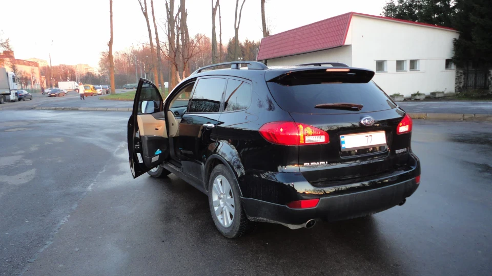 Subaru Tribeca B10 "Black Arrow" 5