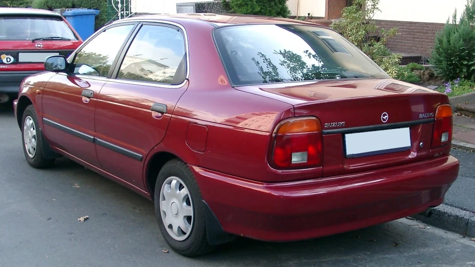 Suzuki Baleno червоний мталик 1.6 2