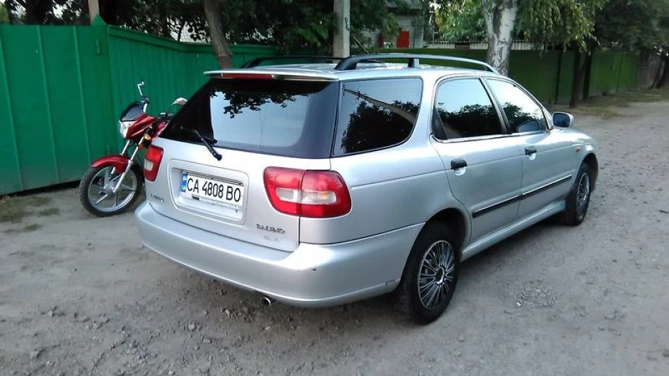 Suzuki Baleno Темна конячка 2