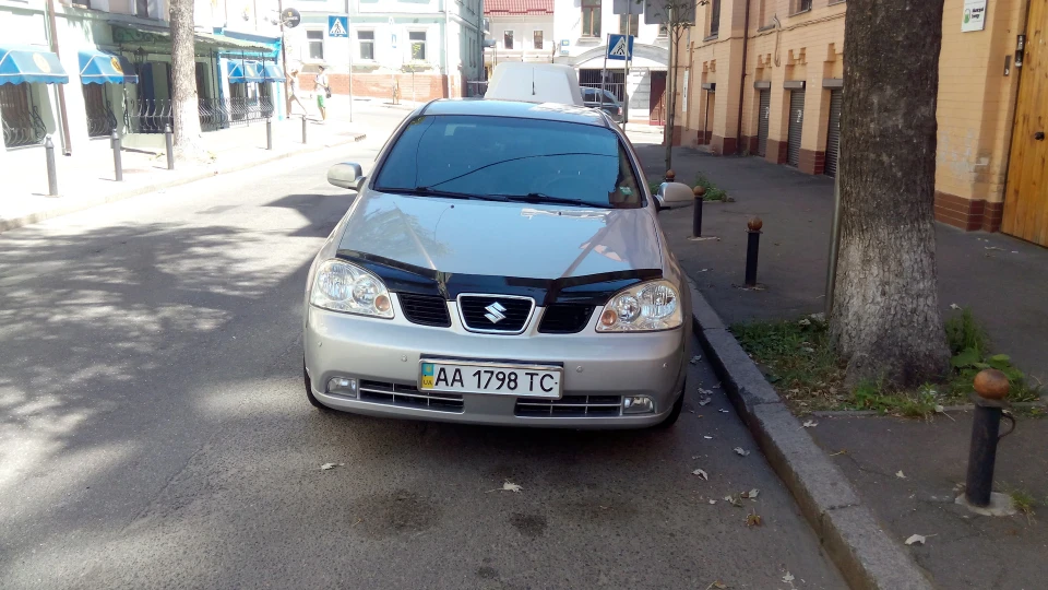 Suzuki Forenza 4