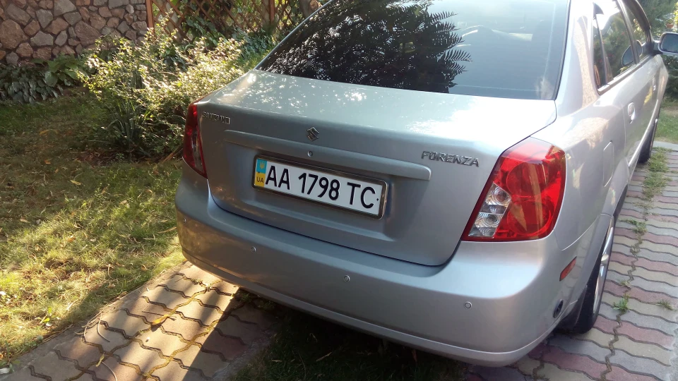 Suzuki Forenza 5