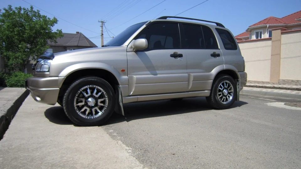 Suzuki Grand Vitara 5