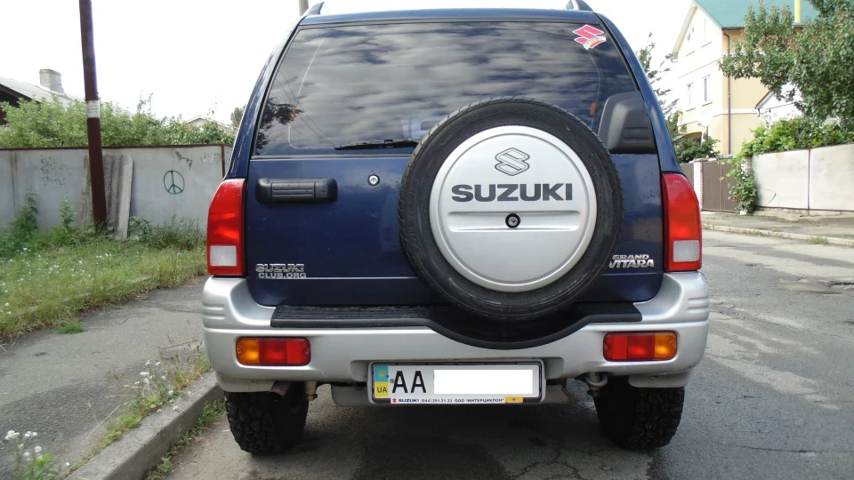 Suzuki Grand Vitara 2.0MT 3