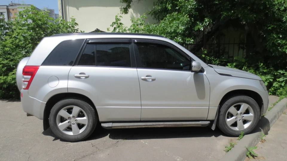 Suzuki Grand Vitara 2.4 AT 2