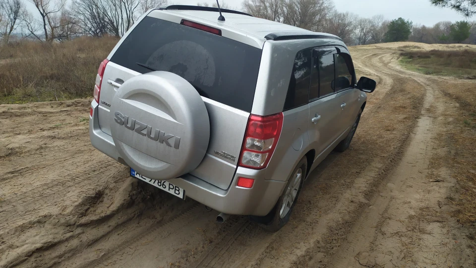 Suzuki Grand Vitara 2.7 V6 3