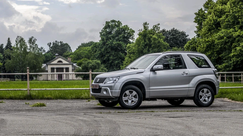 Suzuki Grand Vitara 3D 2