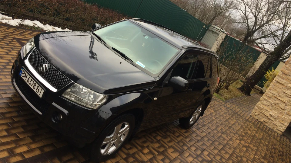 Suzuki Grand Vitara чорник 2.0 3