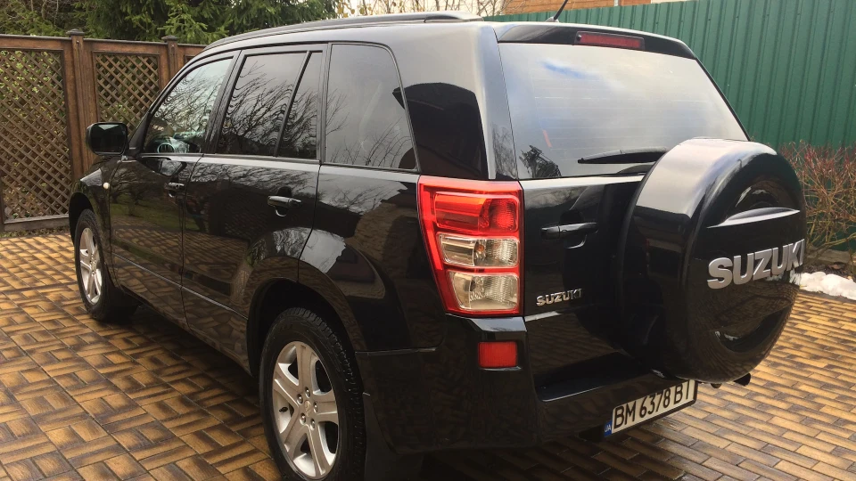 Suzuki Grand Vitara чорник 2.0 5