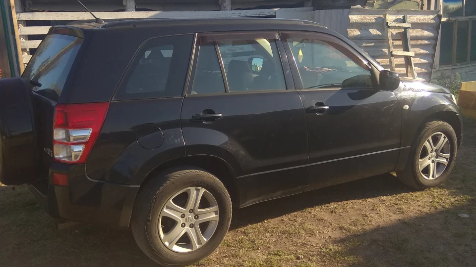 Suzuki Grand Vitara FURY 2