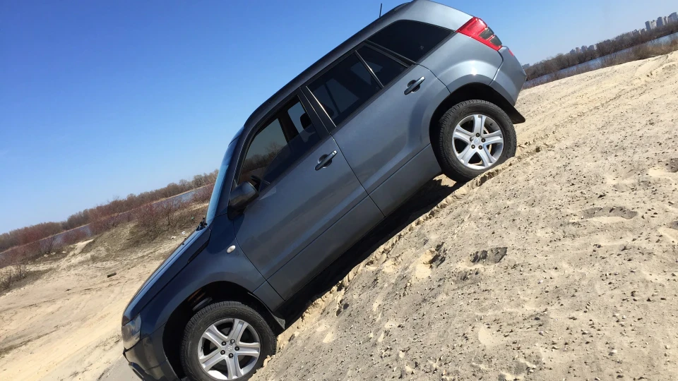 Suzuki Grand Vitara GrаFFіт на Айроні