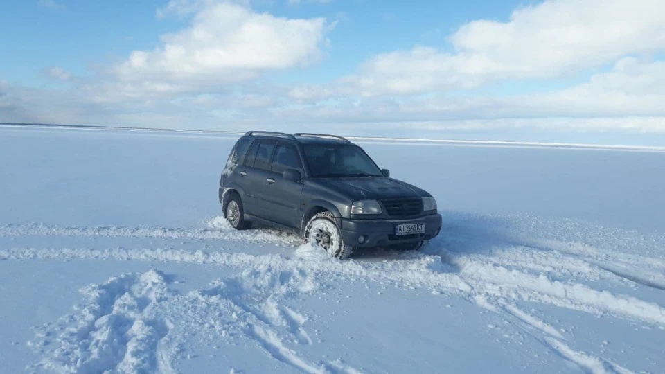 Suzuki Grand Vitara Gray Rhino 4