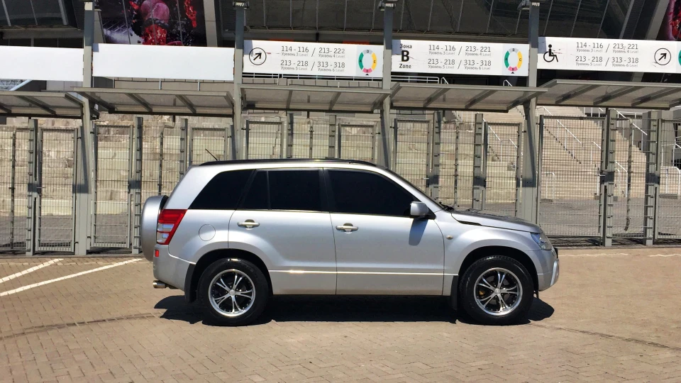 Suzuki Grand Vitara Grey Magnum 2