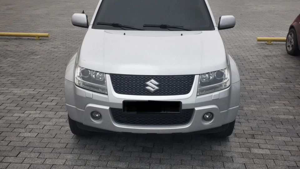 Suzuki Grand Vitara Grey Magnum 3