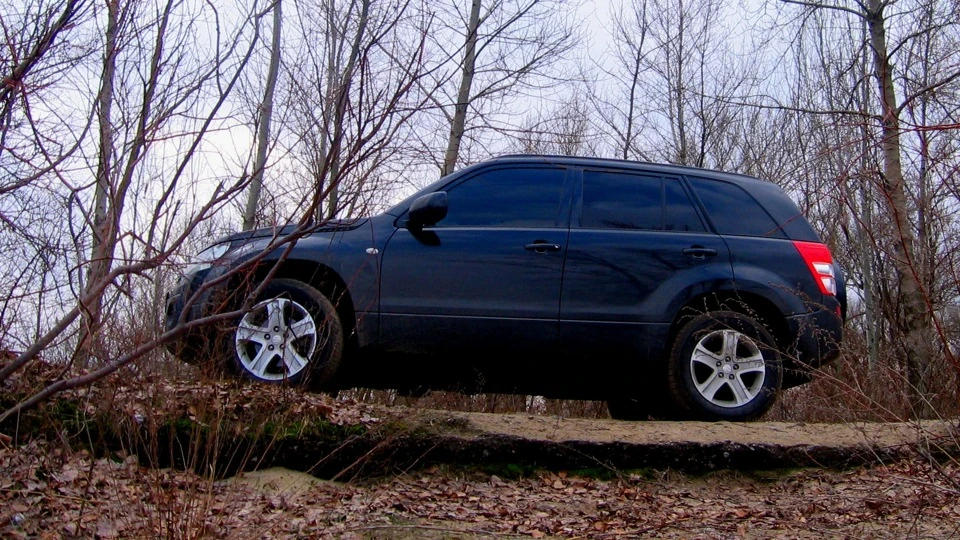 Suzuki Grand Vitara my Car - my Fortress 2