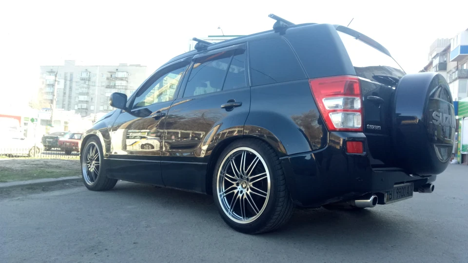 Suzuki Grand Vitara ПЕРША НА ПНЕВМІ 3