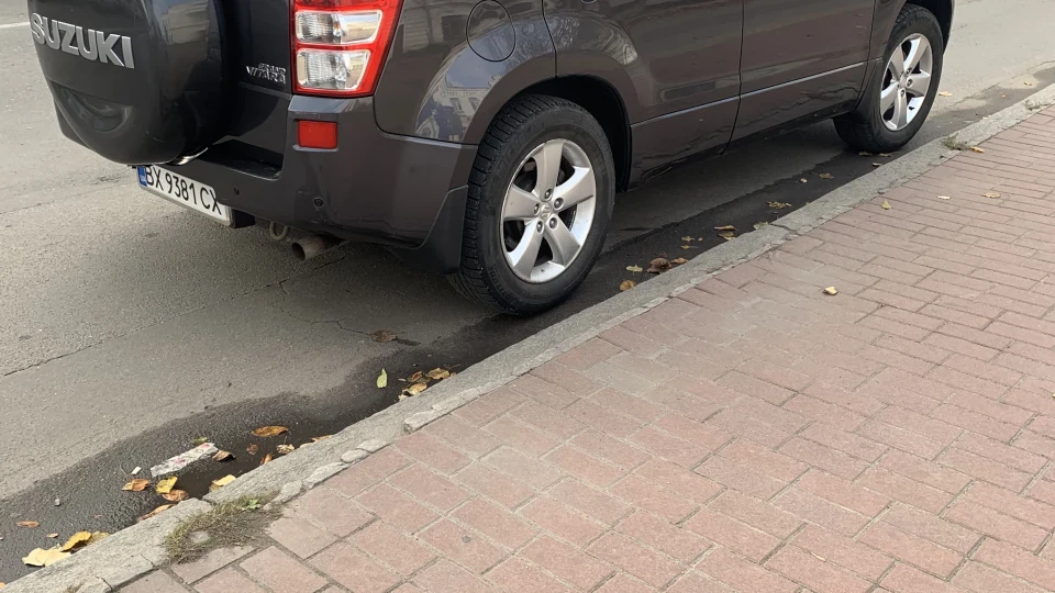 Suzuki Grand Vitara Сірий металік 2.4 2