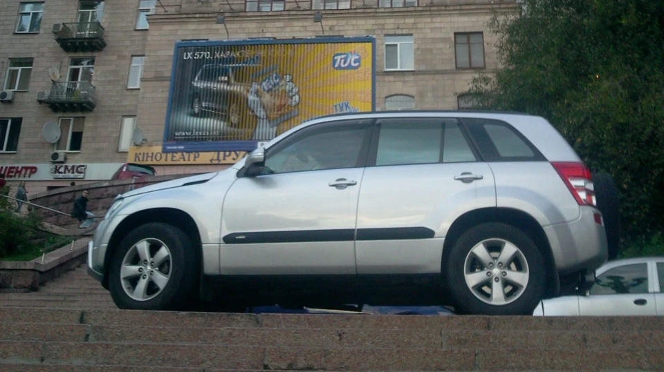 Suzuki Grand Vitara Silver Rhino 2