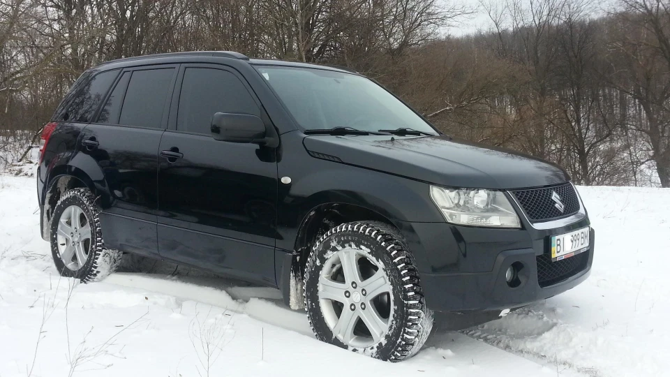 Suzuki Grand Vitara SUZI 3
