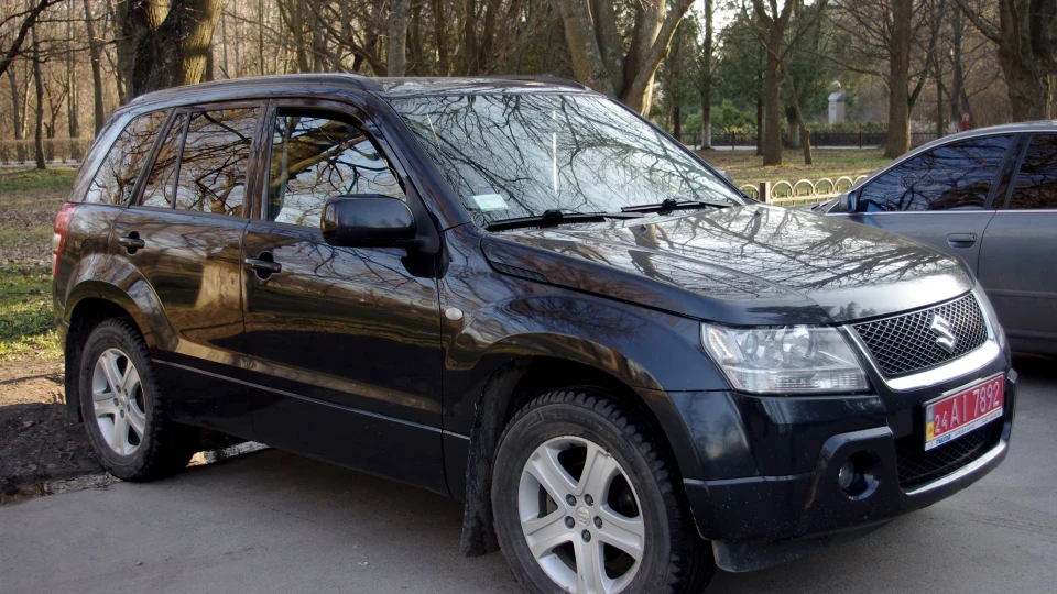 Suzuki Grand Vitara -Темна Сьюзі - 2