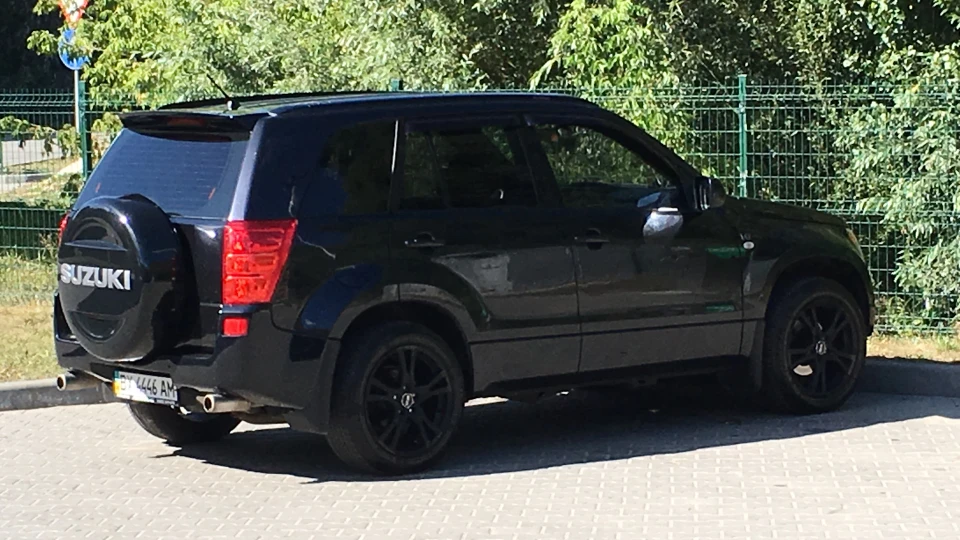 Suzuki Grand Vitara V6 2.7 Чорний привид