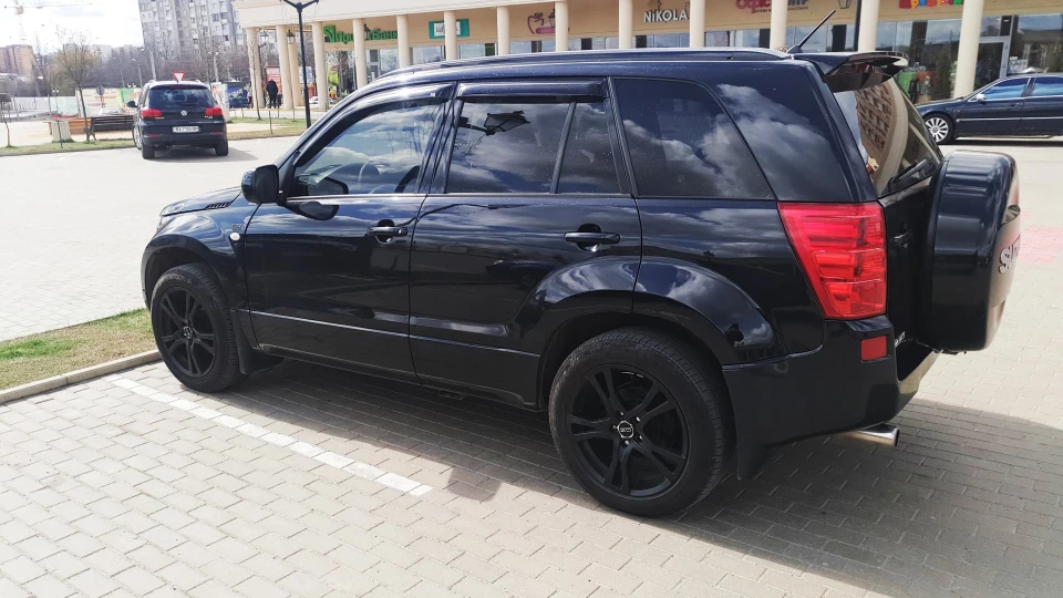 Suzuki Grand Vitara V6 2.7 Чорний привид 3