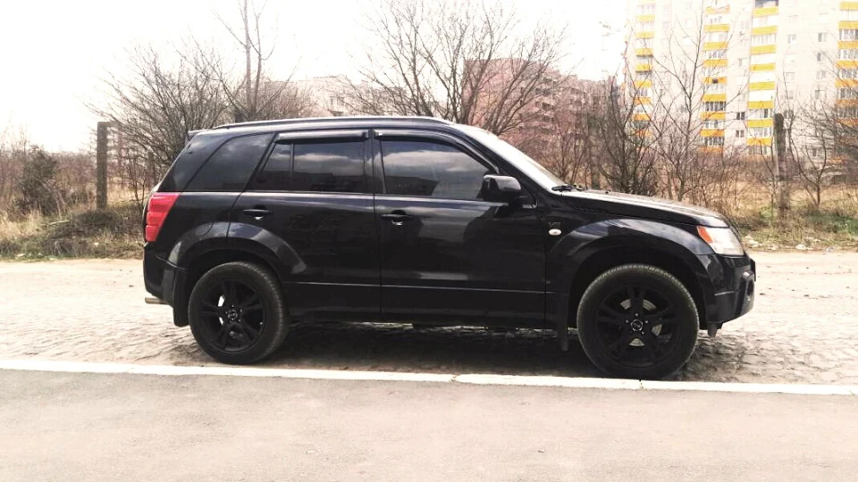 Suzuki Grand Vitara V6 2.7 Чорний привид 4
