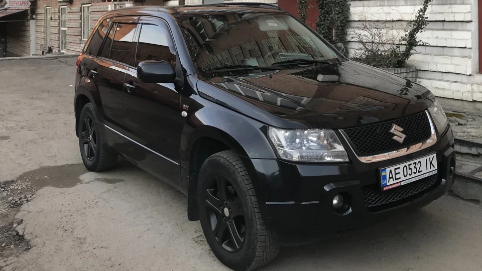 Suzuki Grand Vitara V6 4