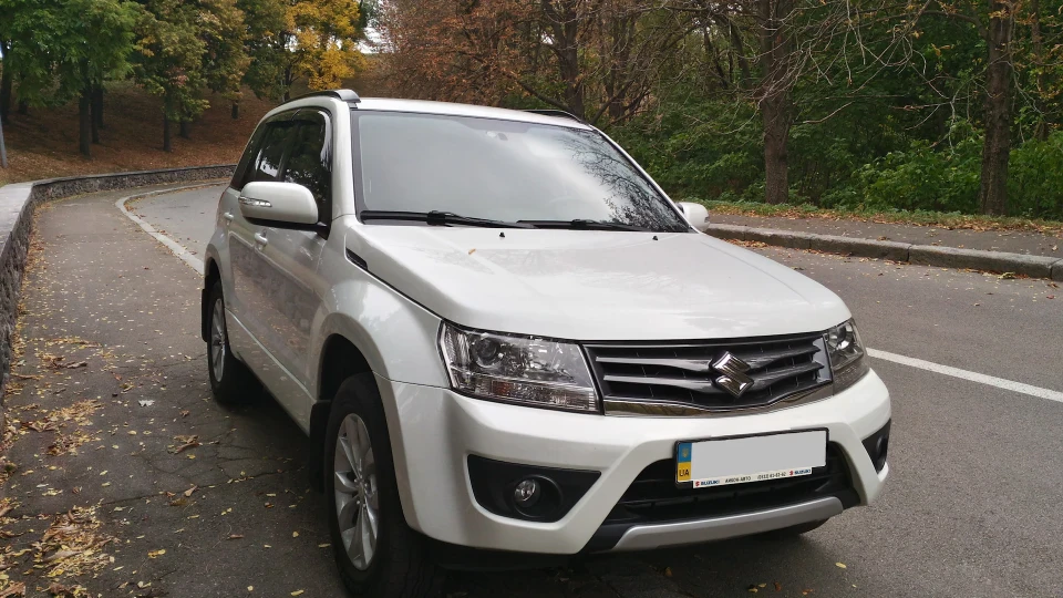 Suzuki Grand Vitara ''White pearl'' 2