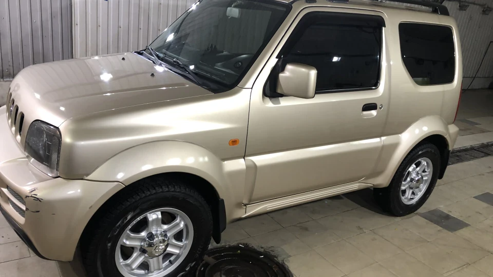 Suzuki Jimny 4