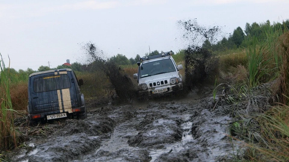 Suzuki Jimny Маленький проходимец) 3