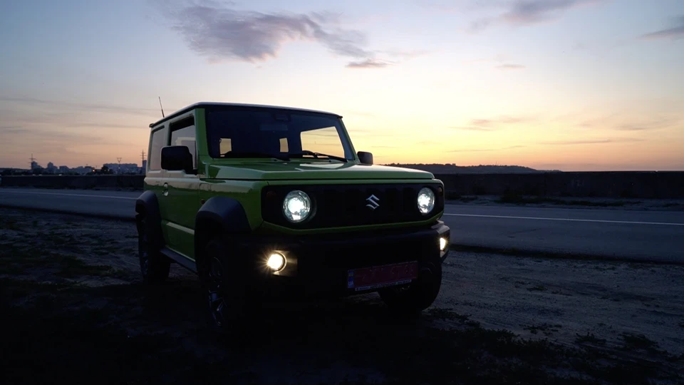 Suzuki Jimny Сімейний автомобіль ) 2