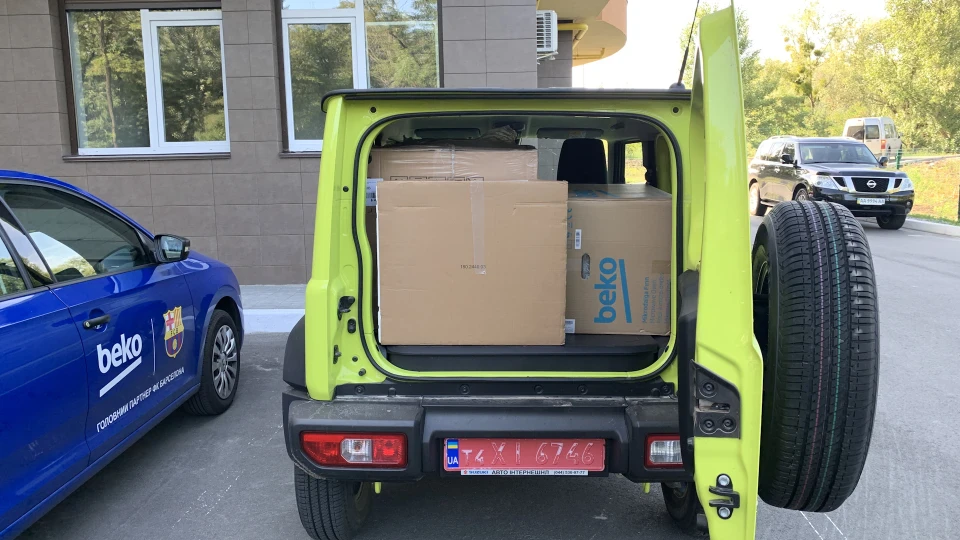 Suzuki Jimny Сімейний автомобіль ) 3